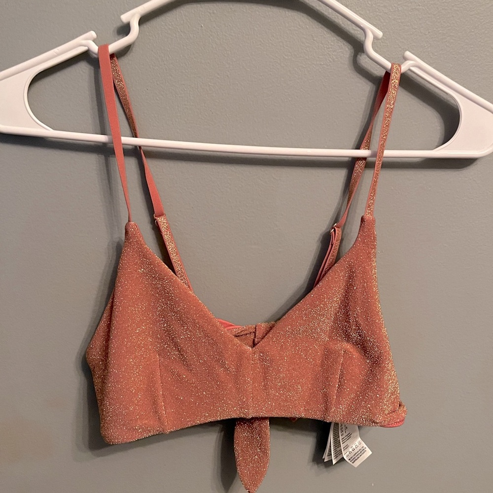 H&M going out top